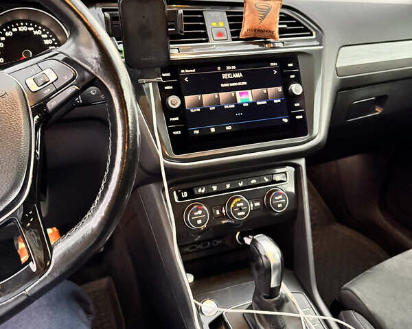 Белый Фольксваген Тигуан, объемом двигателя 1.98 л и пробегом 156 тыс. км за 28800 $, фото 3 на Automoto.ua