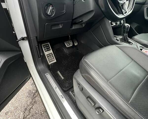 Белый Фольксваген Тигуан, объемом двигателя 1.98 л и пробегом 133 тыс. км за 22500 $, фото 20 на Automoto.ua