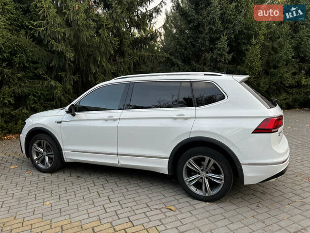 Белый Фольксваген Тигуан, объемом двигателя 1.98 л и пробегом 55 тыс. км за 27999 $, фото 3 на Automoto.ua