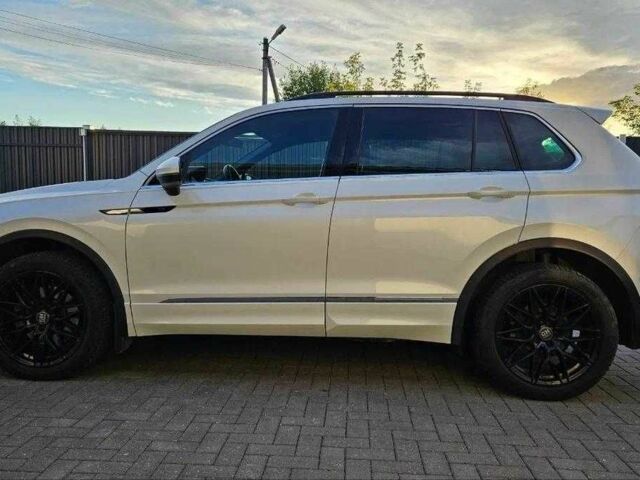 Белый Фольксваген Тигуан, объемом двигателя 2 л и пробегом 85 тыс. км за 17000 $, фото 3 на Automoto.ua