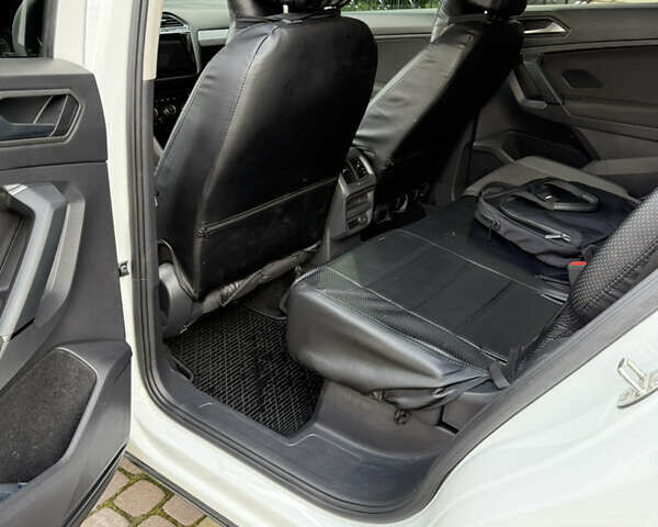 Белый Фольксваген Тигуан, объемом двигателя 1.98 л и пробегом 94 тыс. км за 17500 $, фото 6 на Automoto.ua