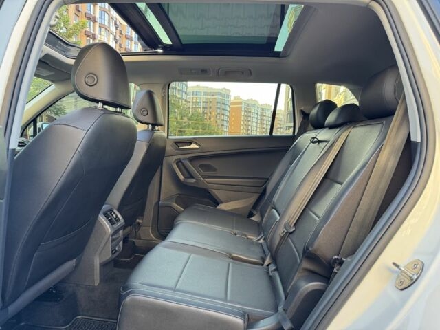 Білий Фольксваген Тігуан, об'ємом двигуна 2 л та пробігом 103 тис. км за 21000 $, фото 19 на Automoto.ua