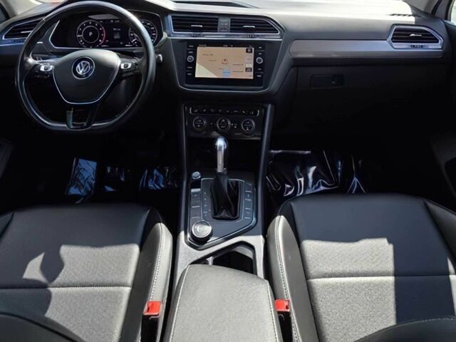 Білий Фольксваген Тігуан, об'ємом двигуна 2 л та пробігом 40 тис. км за 10000 $, фото 7 на Automoto.ua