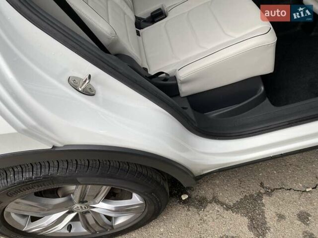 Белый Фольксваген Тигуан, объемом двигателя 1.98 л и пробегом 68 тыс. км за 19900 $, фото 89 на Automoto.ua