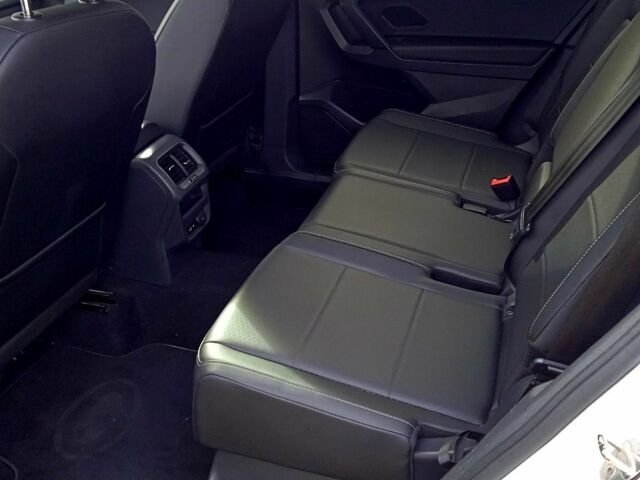 Білий Фольксваген Тігуан, об'ємом двигуна 2 л та пробігом 120 тис. км за 17000 $, фото 11 на Automoto.ua