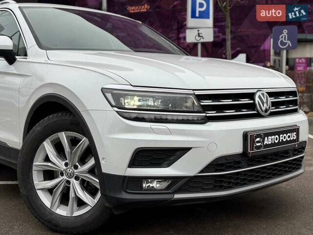 Белый Фольксваген Тигуан, объемом двигателя 1.97 л и пробегом 93 тыс. км за 31990 $, фото 1 на Automoto.ua