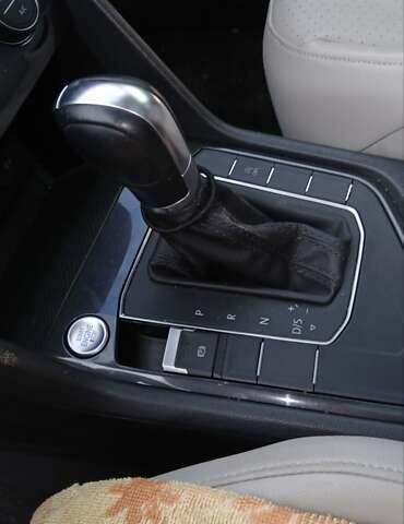 Белый Фольксваген Тигуан, объемом двигателя 2 л и пробегом 105 тыс. км за 19500 $, фото 4 на Automoto.ua