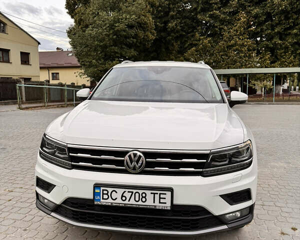 Белый Фольксваген Тигуан, объемом двигателя 1.98 л и пробегом 156 тыс. км за 28800 $, фото 1 на Automoto.ua