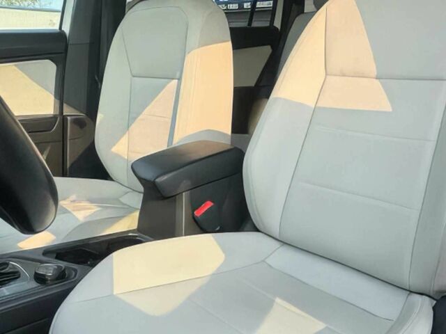 Белый Фольксваген Тигуан, объемом двигателя 2 л и пробегом 48 тыс. км за 5600 $, фото 8 на Automoto.ua