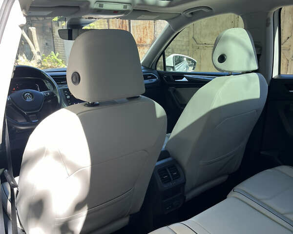 Белый Фольксваген Тигуан, объемом двигателя 1.98 л и пробегом 135 тыс. км за 24800 $, фото 5 на Automoto.ua