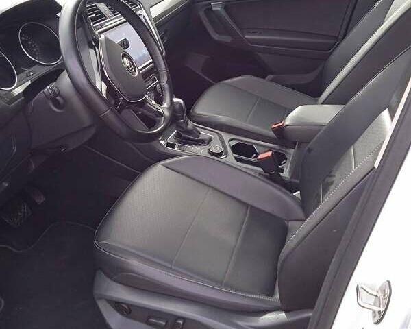 Белый Фольксваген Тигуан, объемом двигателя 1.98 л и пробегом 120 тыс. км за 18600 $, фото 6 на Automoto.ua