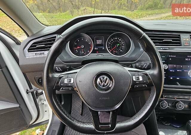 Білий Фольксваген Тігуан, об'ємом двигуна 1.98 л та пробігом 89 тис. км за 21500 $, фото 15 на Automoto.ua