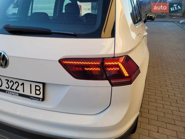 Белый Фольксваген Тигуан, объемом двигателя 2 л и пробегом 180 тыс. км за 24500 $, фото 7 на Automoto.ua