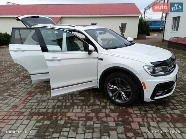 Белый Фольксваген Тигуан, объемом двигателя 1.98 л и пробегом 120 тыс. км за 25000 $, фото 14 на Automoto.ua