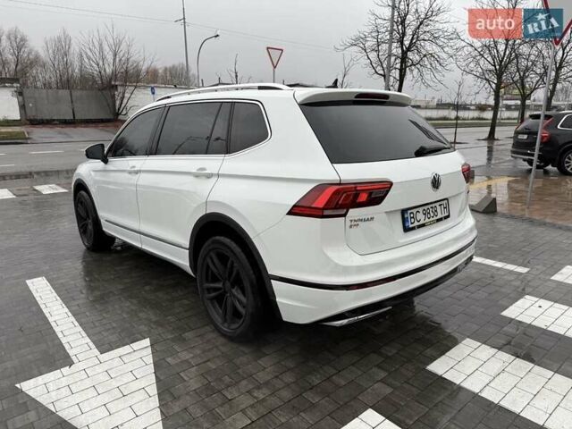 Белый Фольксваген Тигуан, объемом двигателя 1.98 л и пробегом 82 тыс. км за 22700 $, фото 3 на Automoto.ua