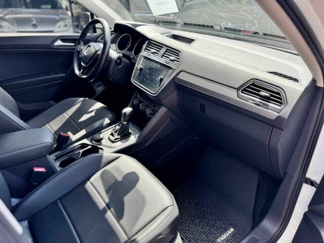 Білий Фольксваген Тігуан, об'ємом двигуна 2 л та пробігом 105 тис. км за 19500 $, фото 16 на Automoto.ua