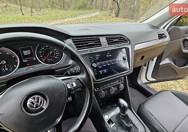 Білий Фольксваген Тігуан, об'ємом двигуна 1.98 л та пробігом 89 тис. км за 21500 $, фото 20 на Automoto.ua