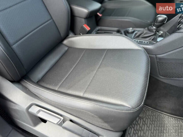 Білий Фольксваген Тігуан, об'ємом двигуна 2 л та пробігом 110 тис. км за 25999 $, фото 56 на Automoto.ua