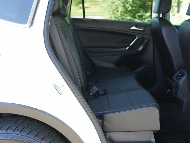 Белый Фольксваген Тигуан, объемом двигателя 2 л и пробегом 30 тыс. км за 8000 $, фото 11 на Automoto.ua