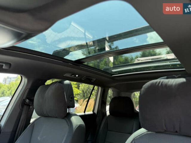 Білий Фольксваген Тігуан, об'ємом двигуна 2 л та пробігом 110 тис. км за 25999 $, фото 34 на Automoto.ua