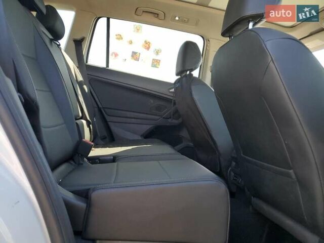 Білий Фольксваген Тігуан, об'ємом двигуна 1.98 л та пробігом 70 тис. км за 3000 $, фото 10 на Automoto.ua