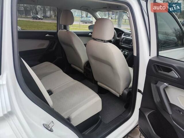 Белый Фольксваген Тигуан, объемом двигателя 1.97 л и пробегом 270 тыс. км за 14899 $, фото 10 на Automoto.ua