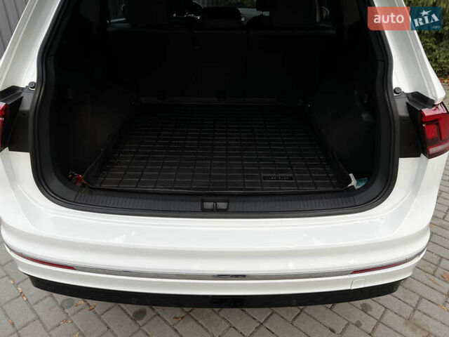 Белый Фольксваген Тигуан, объемом двигателя 1.98 л и пробегом 55 тыс. км за 27999 $, фото 93 на Automoto.ua