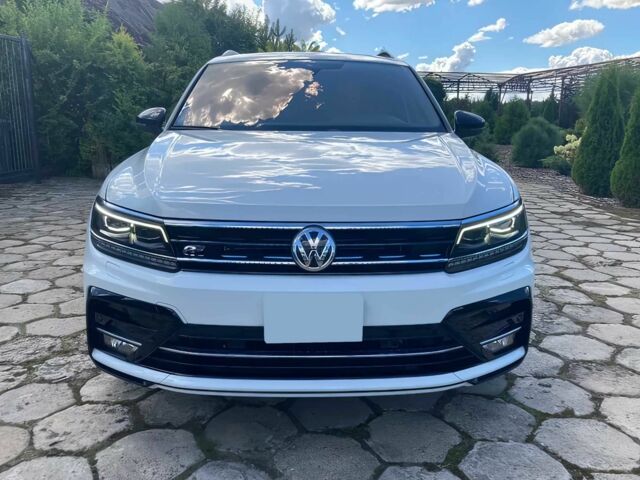 Белый Фольксваген Тигуан, объемом двигателя 2 л и пробегом 34 тыс. км за 14100 $, фото 1 на Automoto.ua