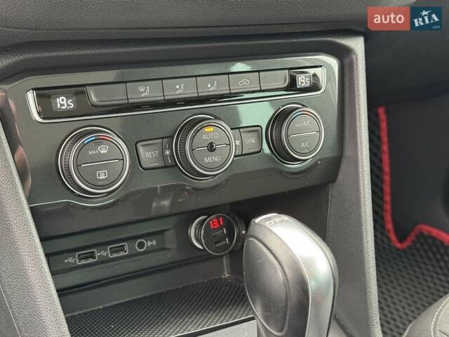 Білий Фольксваген Тігуан, об'ємом двигуна 1.98 л та пробігом 204 тис. км за 24000 $, фото 38 на Automoto.ua