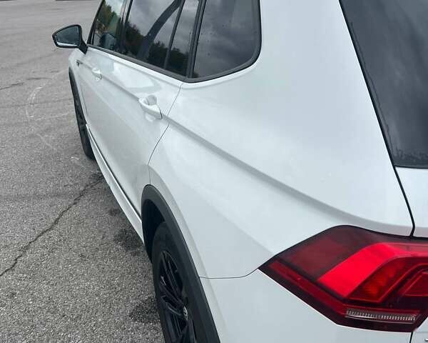 Белый Фольксваген Тигуан, объемом двигателя 1.98 л и пробегом 133 тыс. км за 22500 $, фото 36 на Automoto.ua