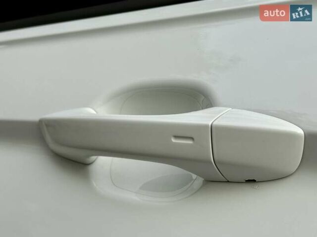 Белый Фольксваген Тигуан, объемом двигателя 1.98 л и пробегом 58 тыс. км за 25000 $, фото 8 на Automoto.ua