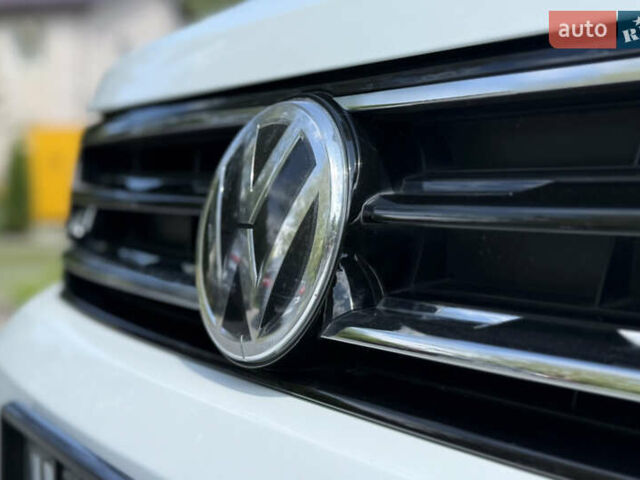 Білий Фольксваген Тігуан, об'ємом двигуна 2 л та пробігом 110 тис. км за 25999 $, фото 10 на Automoto.ua