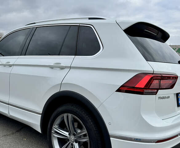 Белый Фольксваген Тигуан, объемом двигателя 1.98 л и пробегом 54 тыс. км за 31500 $, фото 13 на Automoto.ua