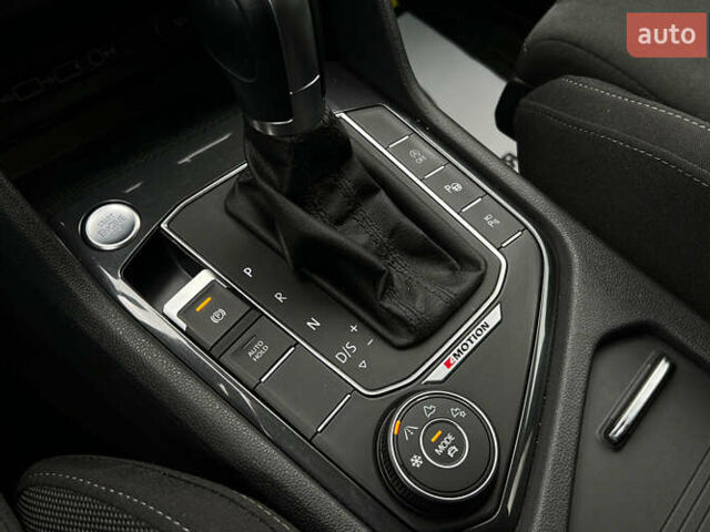 Білий Фольксваген Тігуан, об'ємом двигуна 1.97 л та пробігом 191 тис. км за 27500 $, фото 16 на Automoto.ua