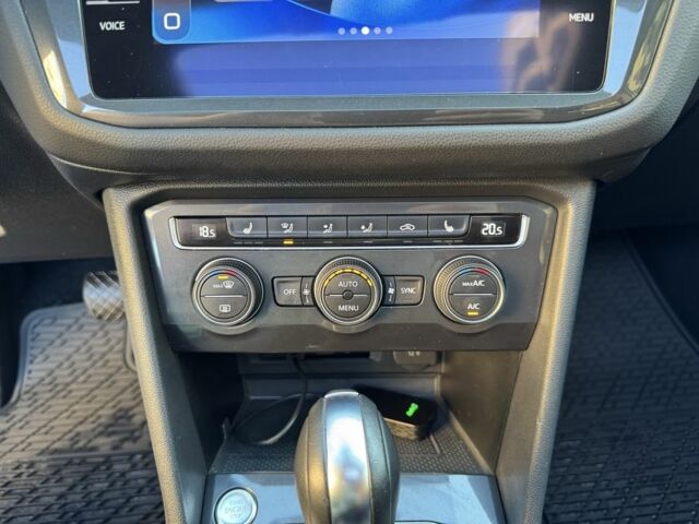 Білий Фольксваген Тігуан, об'ємом двигуна 2 л та пробігом 103 тис. км за 21000 $, фото 12 на Automoto.ua