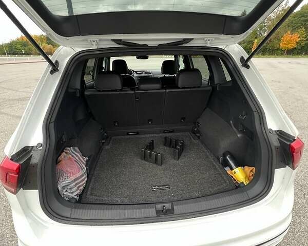 Белый Фольксваген Тигуан, объемом двигателя 1.98 л и пробегом 133 тыс. км за 22500 $, фото 26 на Automoto.ua