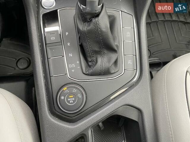 Белый Фольксваген Тигуан, объемом двигателя 1.98 л и пробегом 68 тыс. км за 19900 $, фото 96 на Automoto.ua