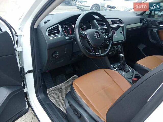 Белый Фольксваген Тигуан, объемом двигателя 1.97 л и пробегом 105 тыс. км за 18200 $, фото 14 на Automoto.ua