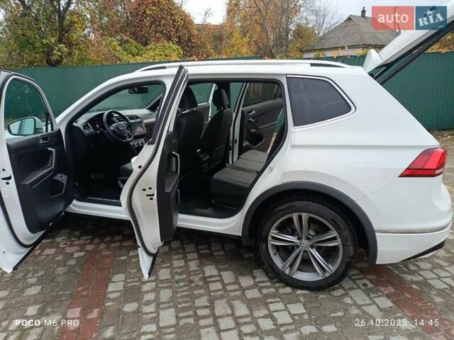 Белый Фольксваген Тигуан, объемом двигателя 1.98 л и пробегом 120 тыс. км за 25000 $, фото 11 на Automoto.ua