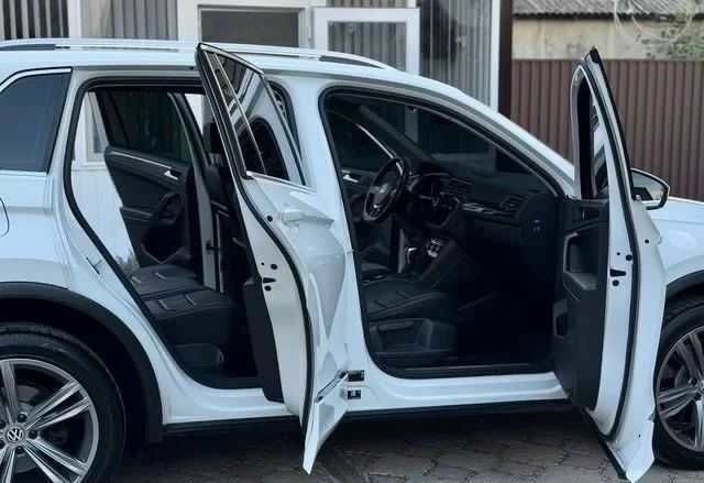 Белый Фольксваген Тигуан, объемом двигателя 2 л и пробегом 90 тыс. км за 18000 $, фото 10 на Automoto.ua