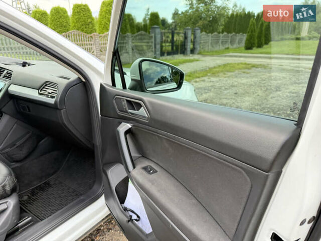 Белый Фольксваген Тигуан, объемом двигателя 1.98 л и пробегом 94 тыс. км за 17500 $, фото 22 на Automoto.ua