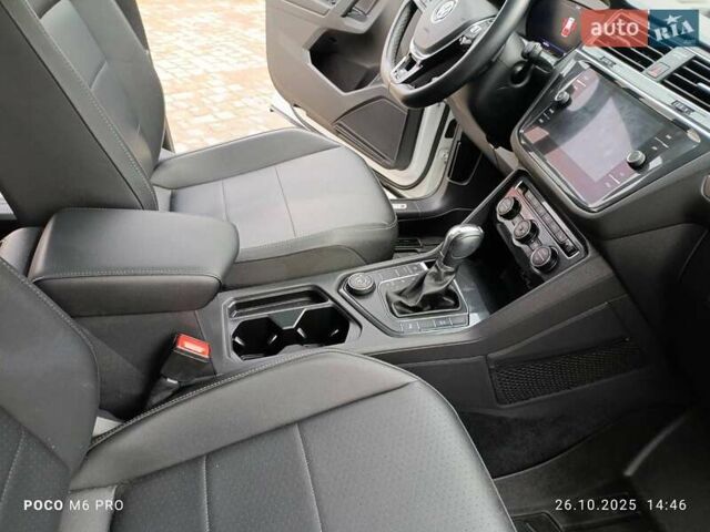 Белый Фольксваген Тигуан, объемом двигателя 1.98 л и пробегом 120 тыс. км за 25000 $, фото 16 на Automoto.ua