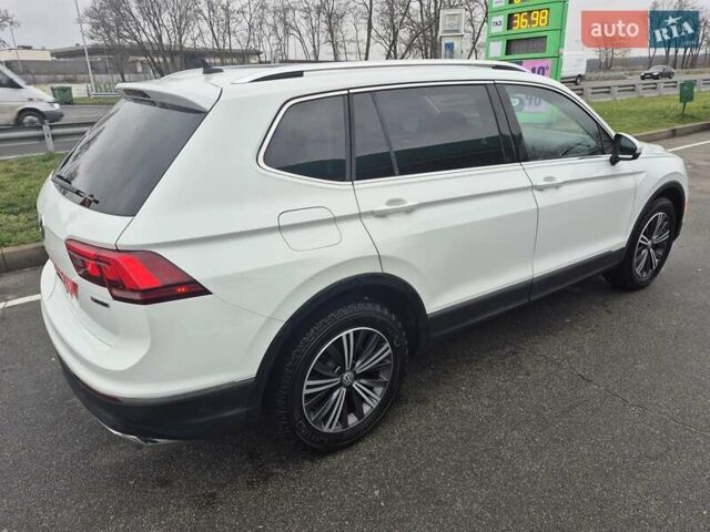 Білий Фольксваген Тігуан, об'ємом двигуна 2 л та пробігом 99 тис. км за 17900 $, фото 4 на Automoto.ua
