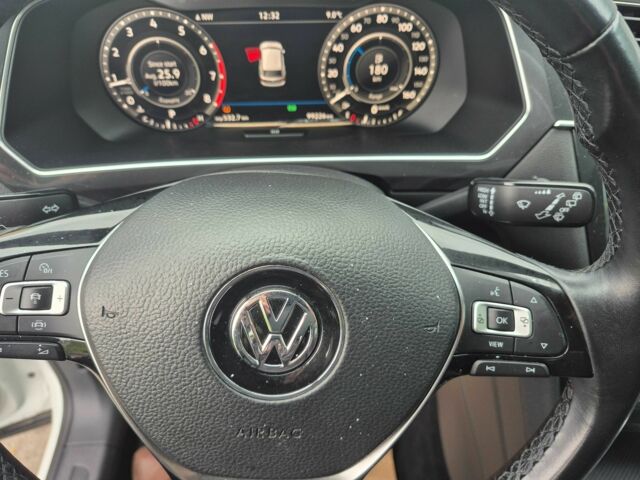 Белый Фольксваген Тигуан, объемом двигателя 2 л и пробегом 99 тыс. км за 17900 $, фото 17 на Automoto.ua