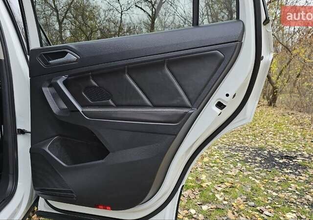 Білий Фольксваген Тігуан, об'ємом двигуна 1.98 л та пробігом 89 тис. км за 21500 $, фото 13 на Automoto.ua