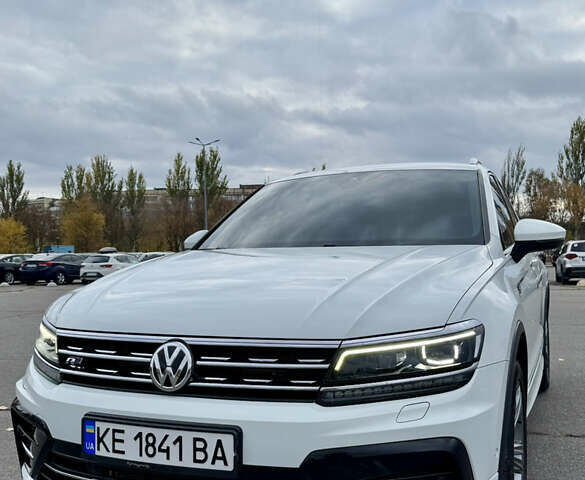 Белый Фольксваген Тигуан, объемом двигателя 1.98 л и пробегом 54 тыс. км за 31500 $, фото 3 на Automoto.ua