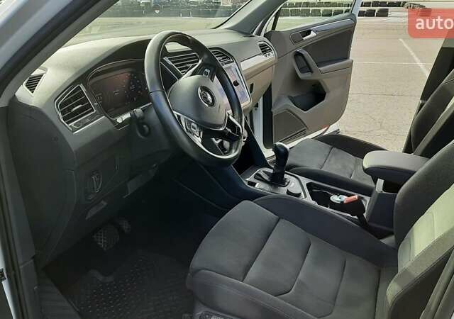 Белый Фольксваген Тигуан, объемом двигателя 1.98 л и пробегом 185 тыс. км за 27500 $, фото 25 на Automoto.ua