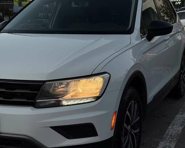 Белый Фольксваген Тигуан, объемом двигателя 1.98 л и пробегом 97 тыс. км за 21300 $, фото 7 на Automoto.ua