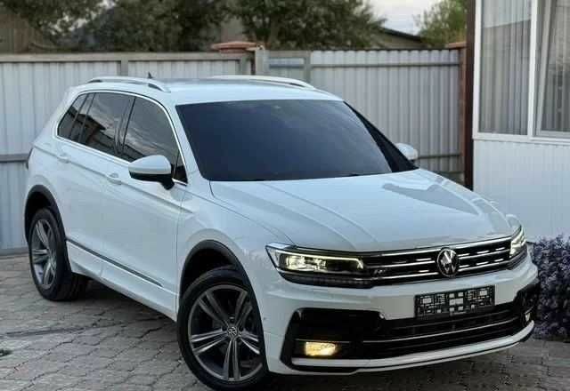 Белый Фольксваген Тигуан, объемом двигателя 2 л и пробегом 90 тыс. км за 18000 $, фото 3 на Automoto.ua