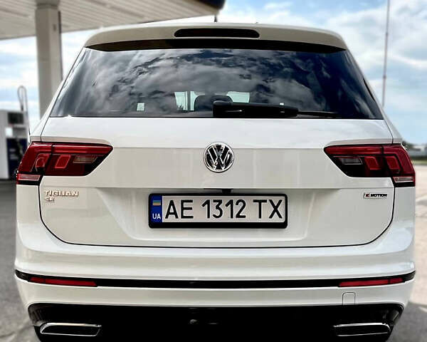 Белый Фольксваген Тигуан, объемом двигателя 1.98 л и пробегом 59 тыс. км за 22000 $, фото 3 на Automoto.ua